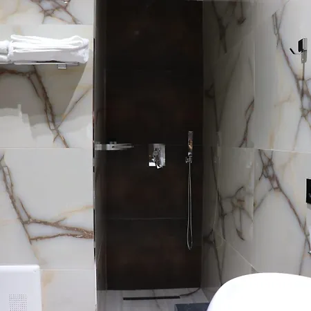Ideal Luxury *